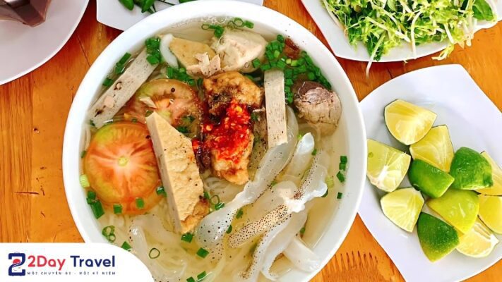 Quán Bún Cá Năm Beo Chợ Đầm – Điểm Hẹn Lý Tưởng