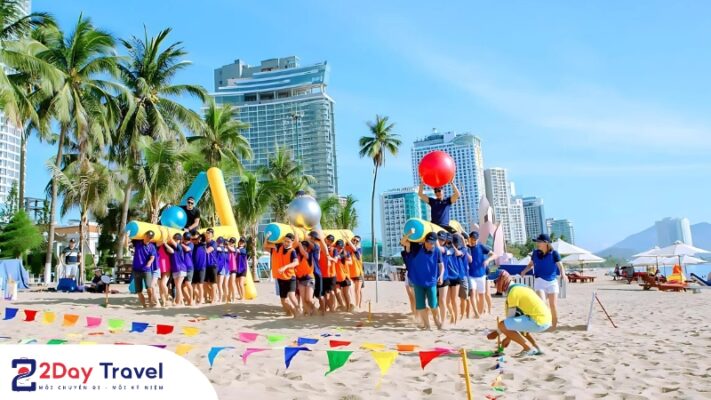 Biển Trần Phú, bãi biển nằm ở trung tâm thành phố Nha Trang