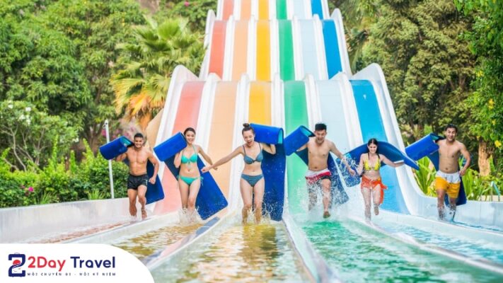 Công viên nước _ máng trượt 7 màu