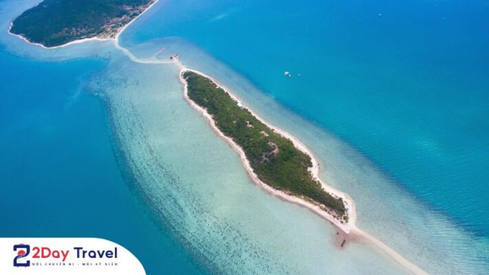 Với đặc trưng con đường trải dài nối 3 Đảo, Điệp Sơn là một trong những điểm nên đến khi tới với Nha Trang