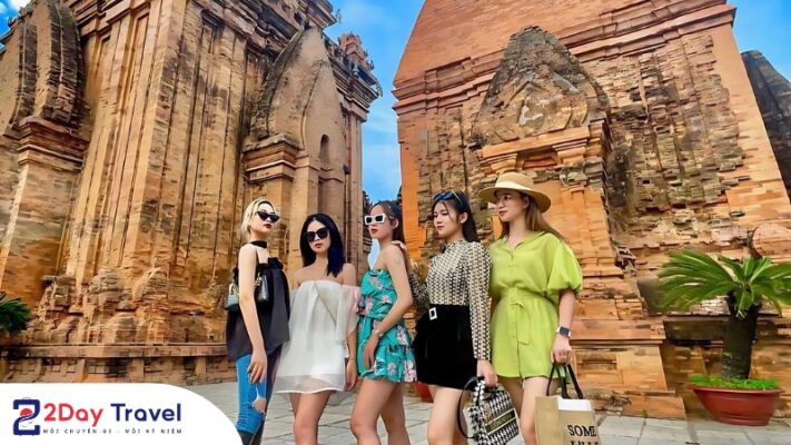 Tháp bà Ponagar di tích lịch sử biểu tượng văn hóa sâu sắc tại Nha Trang