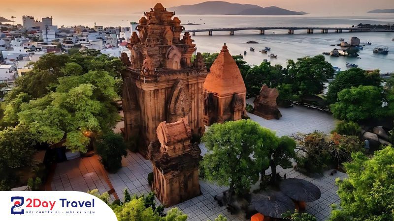 Tháp bà Ponagar – Một trong những di tích lịch sử văn hóa nổi tiếng tại Nha Trang