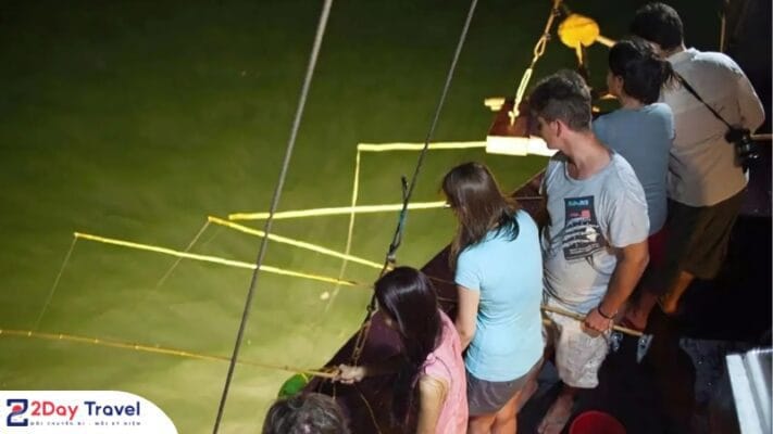 Trang phục thoải mái và phù hợp với hoạt động trên biển