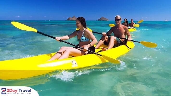 Hoạt động mà bạn nên trải nghiệm tại đây _ chèo thuyền kayak