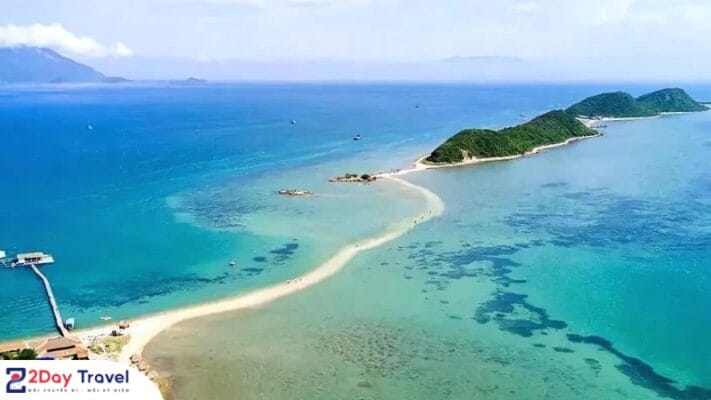 Con đường đi bộ trên biển