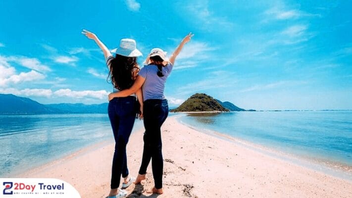 Khám Phá Tour Điệp Sơn – Dốc Lết: Đi Bộ Giữa Biển"