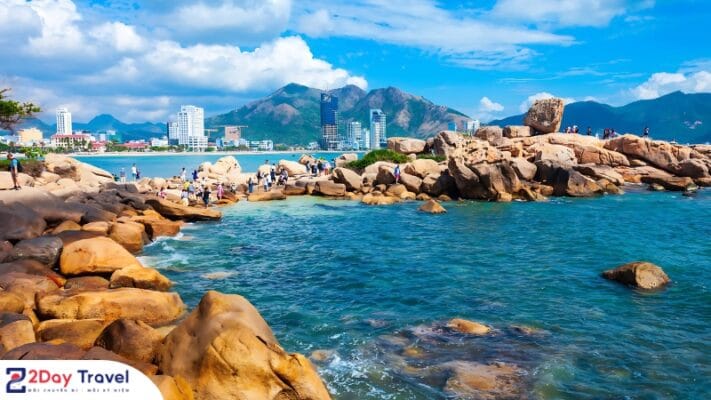 Khám phá các danh lam thắng cảnh