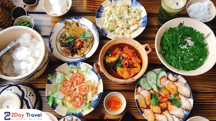 Tiệm cơm Hồi Nớ