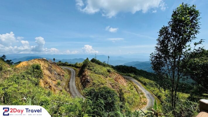 Địa hình hiểm trở, khó khăn trong di chuyển