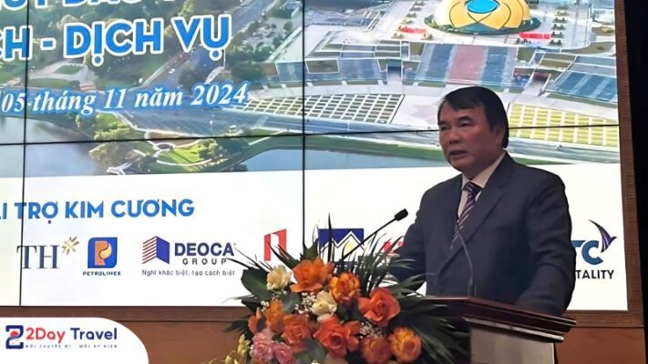 Ông Phạm S - Phó Chủ tịch UBND tỉnh Lâm Đồng phát biểu tại buổi họp báo