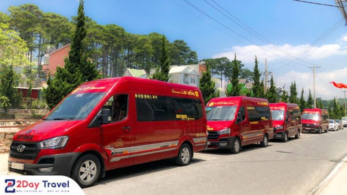 Xe Limousine Lạc Hồng