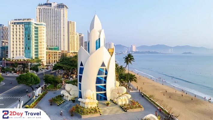 Quảng trường 2/4 - Tháp Trầm Hương
