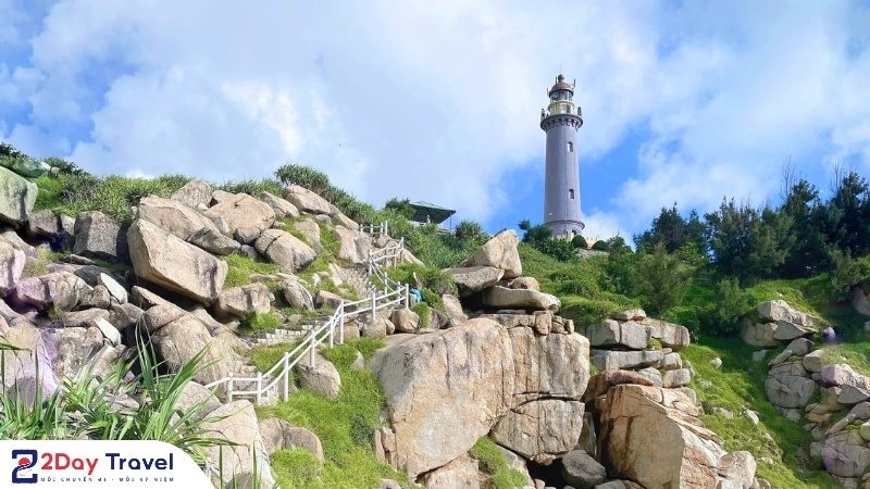 Tháp Nghinh Phong Phú Yên – Biểu tượng mới giữa thiên nhiên kỳ vĩ