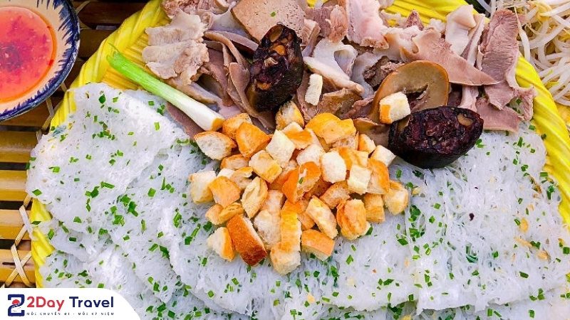 Bánh hỏi cháo lòng Phú Yên – Món ăn sáng dân dã thơm ngon khó quên