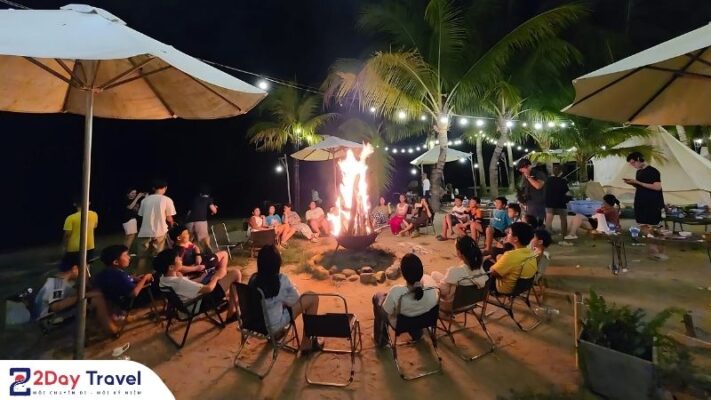 Tiệc BBQ ngoài trời tại ZCamp kết hợp lửa trại 