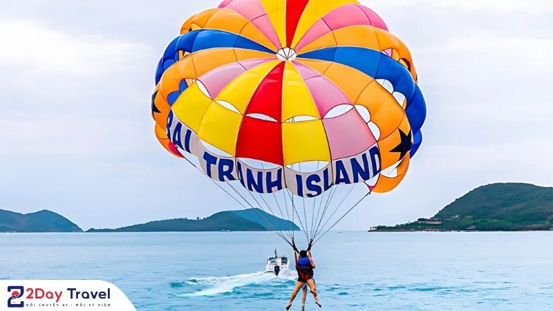 Dù bay trên biển tại Bãi Tranh, Nha Trang – Hoạt động thể thao mạo hiểm hấp dẫn