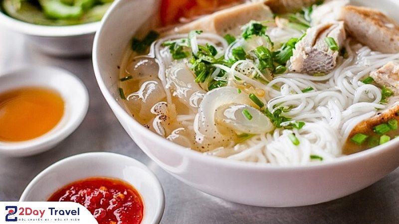 Bún sứa Nha Trang – món ăn đặc trưng khó quên của thành phố biển.
