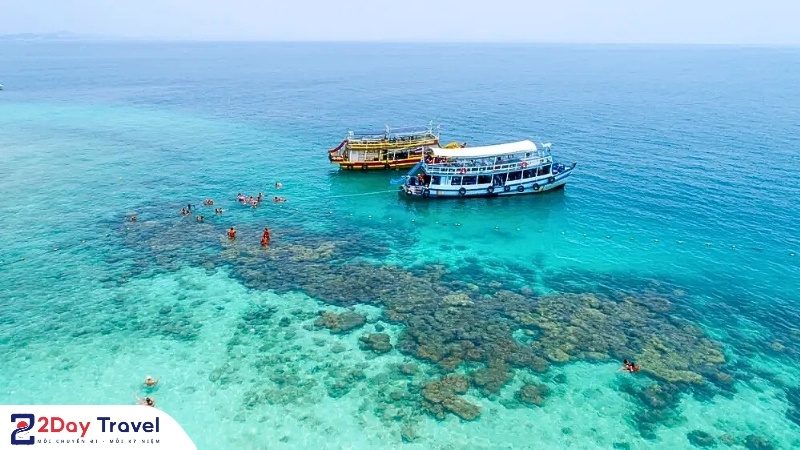 Đảo Hòn Mun – Thiên đường lặn biển với làn nước trong xanh và rạn san hô tuyệt đẹp tại Nha Trang.