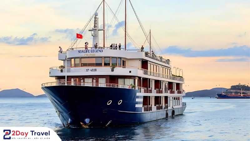 Tour du thuyền 5 sao tại Nha Trang – Trải nghiệm sang trọng trên biển với dịch vụ chuẩn quốc tế.