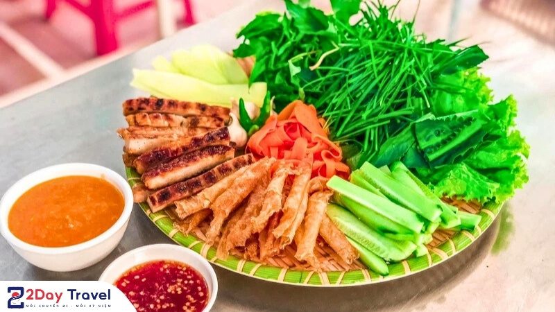Nem nướng Ninh Hòa – món đặc sản trứ danh của ẩm thực Nha Trang.