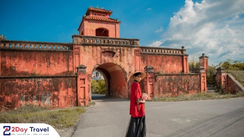 Thành cổ Diên Khánh – di tích lịch sử nổi bật tại Khánh Hòa với kiến trúc cổ kính và nét đẹp hoài niệm.