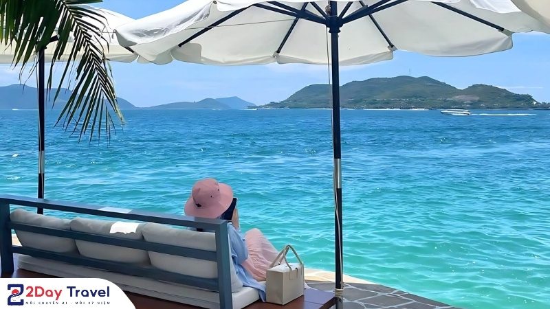 Check-in sang chảnh bên biển xanh trong Tour 3 Đảo Nha Trang, view cực chill.