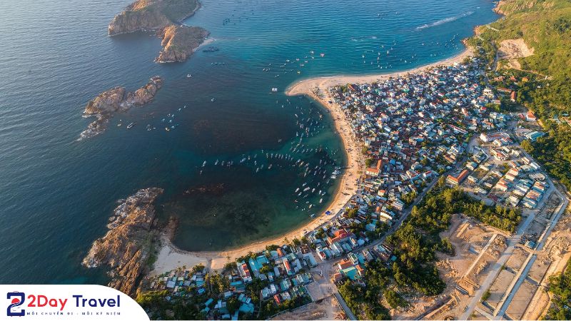 Nên đi du lịch Quy Nhơn hay Phú Yên? So sánh cực chi tiết!