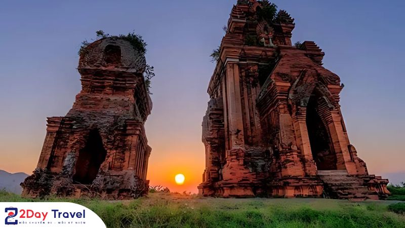 Nên đi du lịch Quy Nhơn hay Phú Yên? So sánh cực chi tiết!