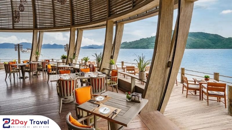 Không gian ăn uống thư giãn tại An Lâm Retreats Ninh Vân Bay
