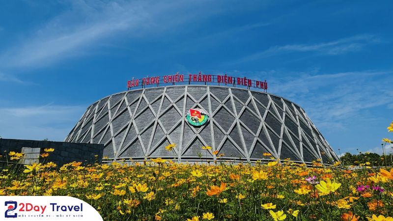 Mái vòm cong cùng kết cấu hiện đại mang đậm chất Việt của Bảo tàng Chiến thắng Điện Biên Phủ