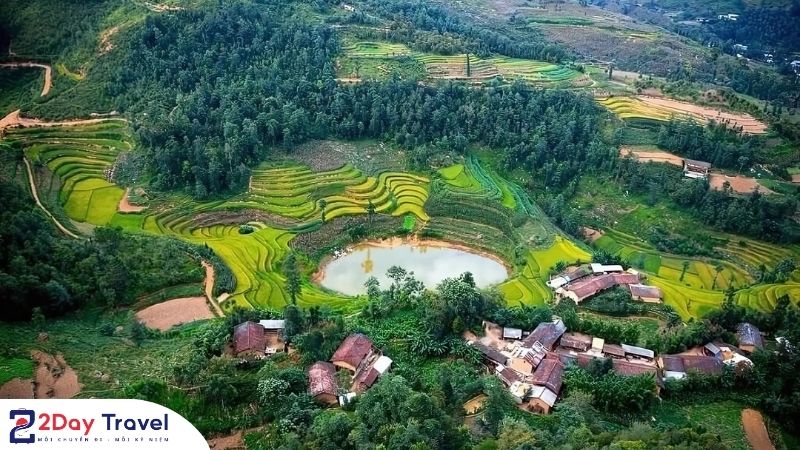 Khám phá bản làng từ cột cờ Lũng Cú