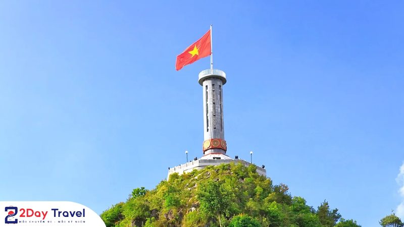 Ý nghĩa biểu tượng cột cờ Lũng Cú