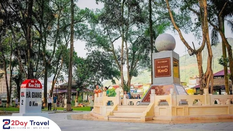 Cột mốc KM số 0 – Biểu tượng xuất phát của dân phượt tại Hà Giang