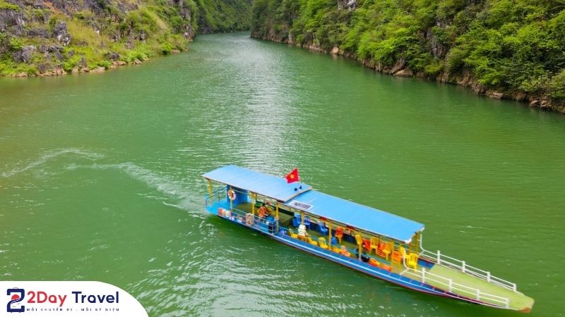 Vẻ đẹp thiên nhiên hoang sơ và hùng vĩ