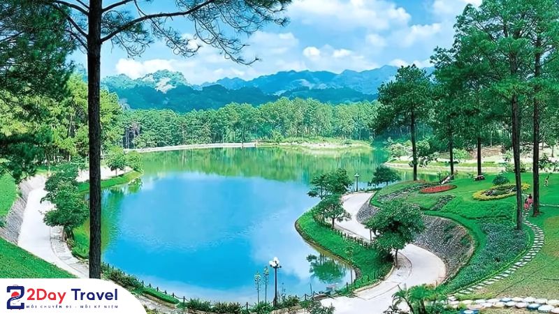 Hồ bản Áng – "Chiếc gương trời" giữa rừng