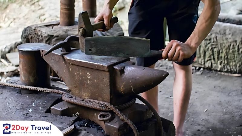 Giá trị văn hóa đầy bản sắc của sản phẩm tại làng rèn Phúc Sen