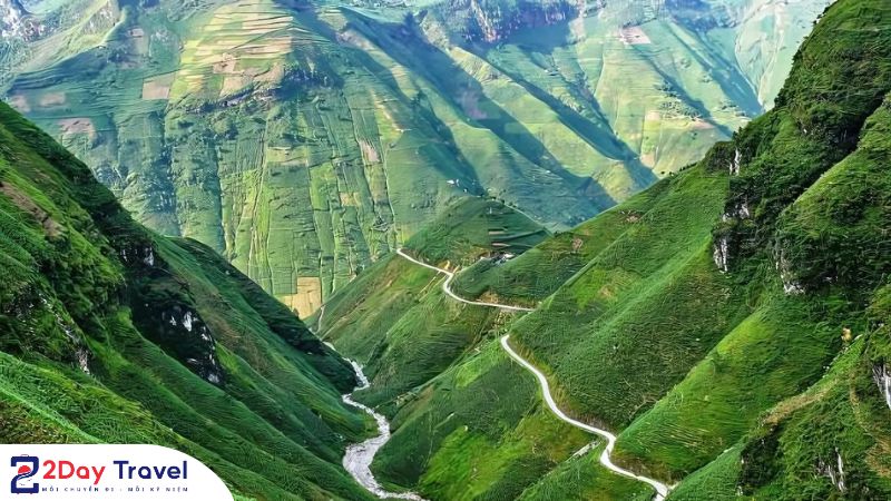 Vẻ đẹp của Núi Đôi Cô Tiên