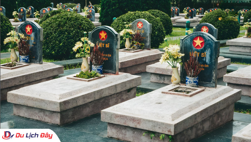 Bí ẩn Nghĩa trang liệt sĩ A1: Hành trình chạm vào ký ức Điện Biên - ngoi mo anh hung phan dinh giot to vinh dien nghia trang liet si doi a1