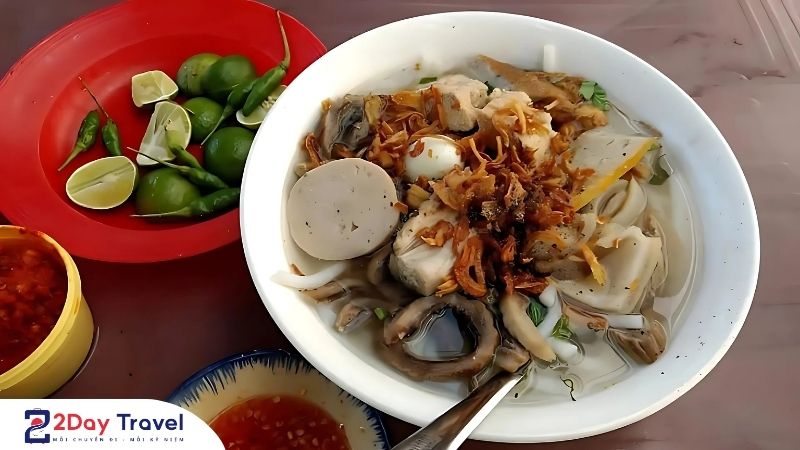 Đi ăn theo Tina Thảo Thi ở Nha Trang tại mấy quán local ngon rẻ