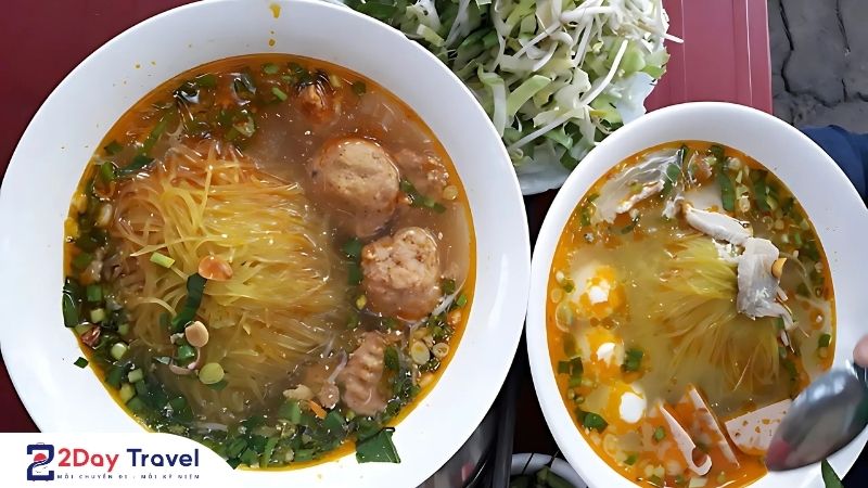 Đi ăn theo Tina Thảo Thi ở Nha Trang tại mấy quán local ngon rẻ