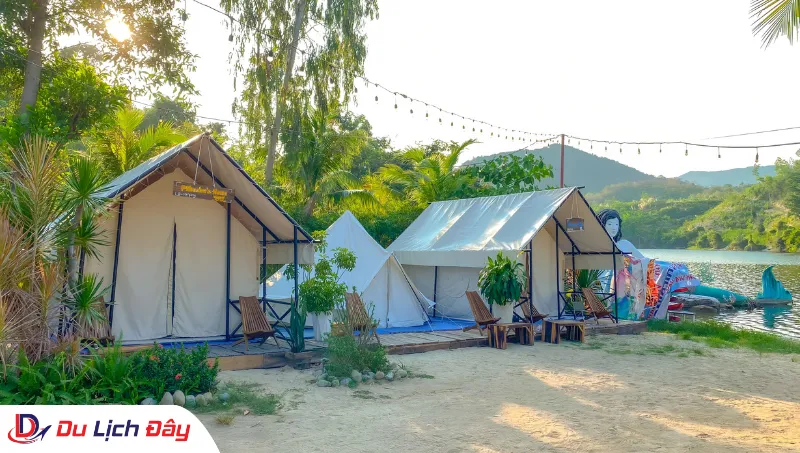 Những căn lều tiện nghi bên bờ hồ trong Combo Trải Nghiệm Zcamp Nha Trang - 3N2Đ