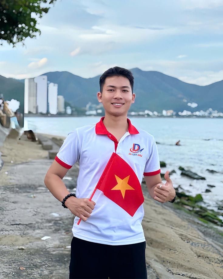 Trang chủ - minh nhat nhan su du lich day 1