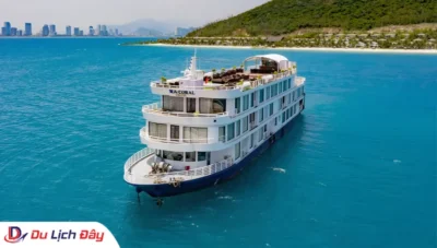 Du thuyền Sealife 5 sao lướt trên vùng biển xanh biếc trong Tour Du thuyền Sealife 5 Sao - Vịnh Nha Trang