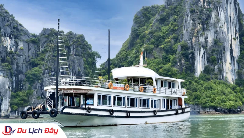 Cận cảnh thiết kế du thuyền 3 sao trong Tour Du thuyền Vịnh Hạ Long 3 sao