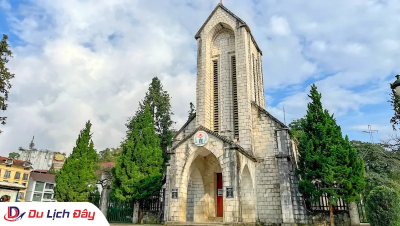Check-in tại Nhà thờ đá Sapa cổ kính trong Tour Hà Nội - SaPa - 2N1D