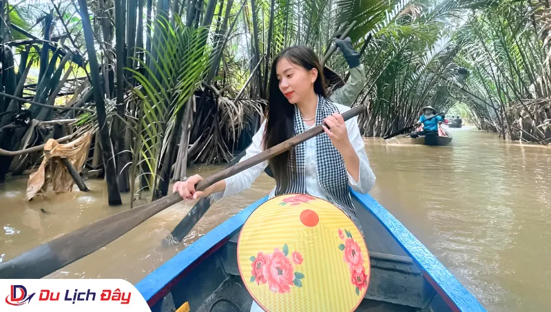 Trải nghiệm chèo xuồng ba lá len lỏi dưới rặng dừa nước trong Tour khám phá Cù Lao Thới Sơn - Mỹ Tho