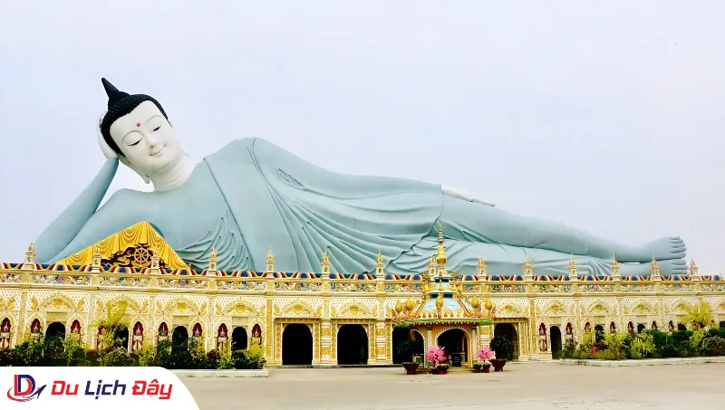Chiêm bái tượng Phật nằm khổng lồ tại chùa Som Rông trong Tour Miền Tây 4N3Đ