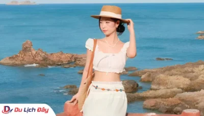 Du khách check-in tại Eo Gió trong Tour Nha Trang - Quy Nhơn - Phú Yên - 2N1Đ