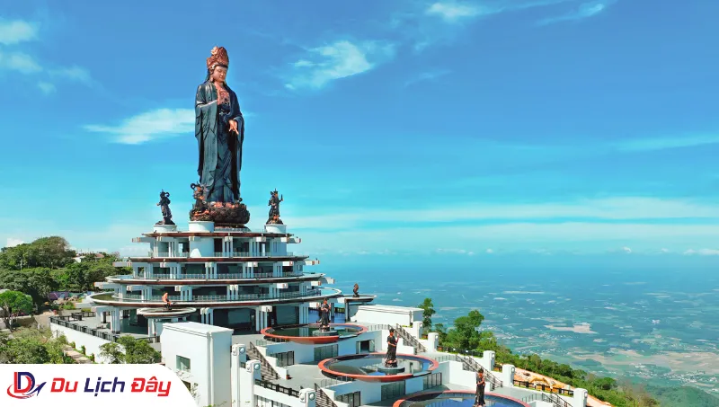 Tượng Phật Bà Tây Bổ Đà Sơn hùng vĩ tại Tour Núi Bà Đen - Tây Ninh